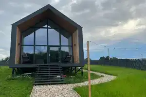 Барн Hide Forest