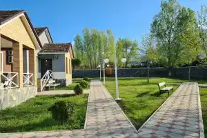 Гостиница «Tulpan», Шеки