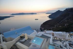 Aria Suites, Фира