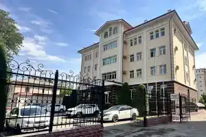Lokomotiv Hotel, Ташкент