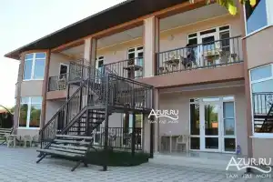 Гостиница «Натали», Кучугуры