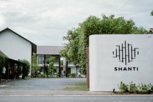 Shanti-Retreat, Пуа