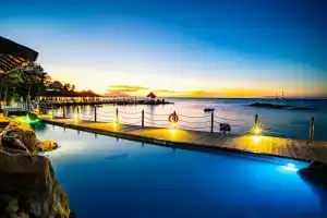 Fisherman's Cove Resort, Бю Валлон