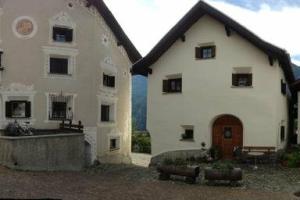 B&b Hotel & Appartements Chasa Valär, Скуоль