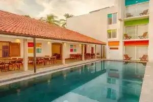 Hotel «J, Unawatuna», Унаватуна