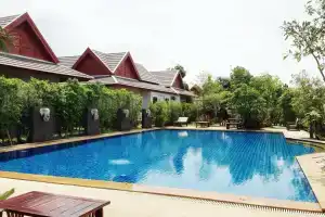 Ban Thaithip Resort, Бан Пхе