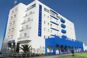 Riad Karam, Агадир