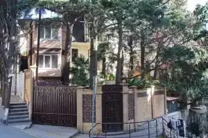 Гостевой дом «5 с плюсом», Ялта