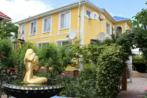 Гостевой дом «Медовый Месяц», Поповка