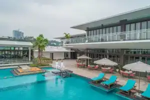 Premier Village Ha Long Bay Resort, Халонг