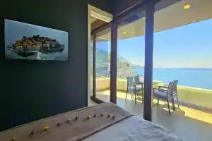Royalis Suites Rafailovici Budva, Бечичи
