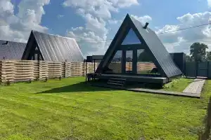 A-фреймы рядом с карьером, Дракино