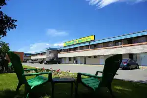 Recreation Inn and Suites, Келоуна