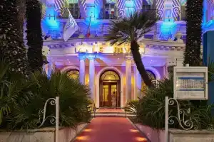 Hôtel Vacances Bleues Le Royal, Ницца