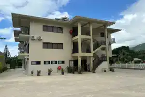 B Holiday Apartments, Бю Валлон