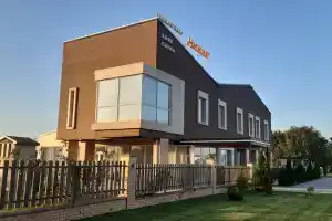 Отель «Чижик», Краснопартизанское