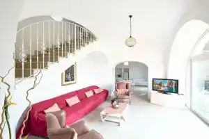 Villa Rosa, Масса Лубрензе