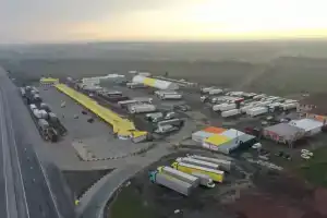 Гостиница «Казачий рынок», Каменоломни