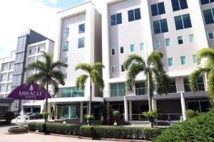 Miracle Suvarnabhumi Airport, Лат-Крабанг