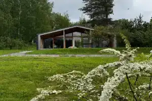 Вилла Милана, Светлое