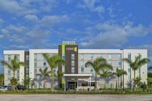 Home2 Suites by Hilton West Palm Beach Airport, Fl, Уэст-Палм-Бич