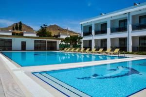 Club Marma Hotel, Акьярлар