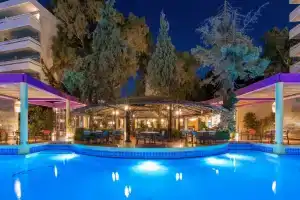 Dionysos Hotel, Иксия