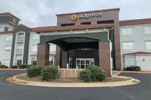 La Quinta Inn & Suites by Wyndham Okc North - Quail Springs, Оклахома-Сити