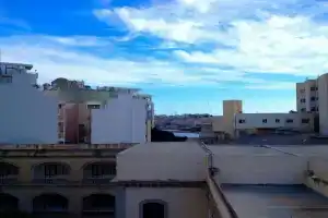 LH Bed & Breakfast, Sliema, Слима