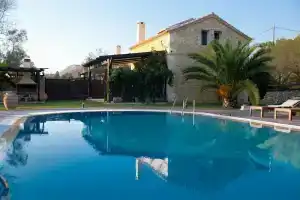 5stars Villas, Свороната