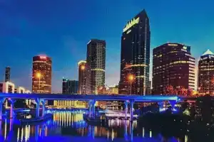 Days Inn & Suites by Wyndham Tampa near Ybor City, Тампа