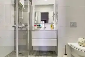 The Haneviim Suites, Иерусалим