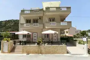 Dora Apartments, Агия-Пелагия
