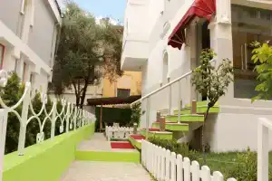 Theranda Boutique Hotel, Тирана