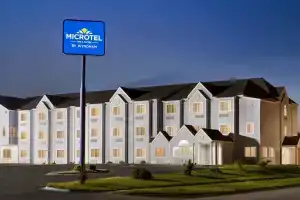 Microtel Inn & Suites by Wyndham Lincoln, Линкольн