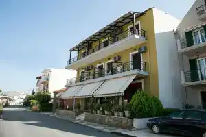 Petania Hotel & Apartments, Ликсури