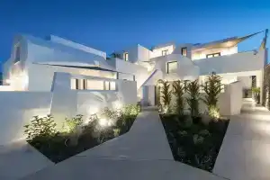 Karat Suites, Мессария