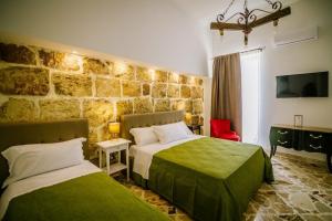 Regina Elena Charme Rooms, Авола