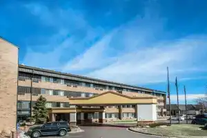 Comfort Inn & Suites Denver Northfield, Аврора
