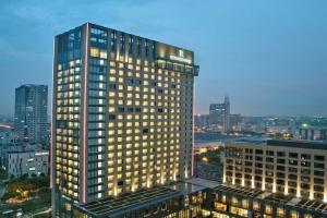Renaissance Shanghai Caohejing Hotel, Шанхай