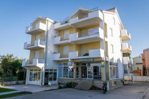 Villa Irena, Козино