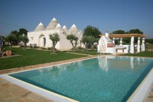 Luxury Trulli Terrarossa With Pool, Мартина-Франка