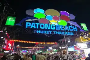 Patong Beach Hotel, Патонг