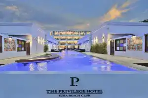 The Privilege Hotel Ezra Royal Garden, Чавенг