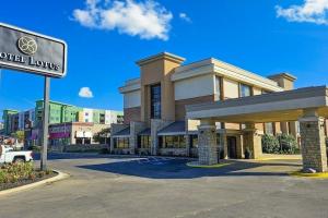 Hotel Lotus Kansas City Merriam, Оверленд-Парк