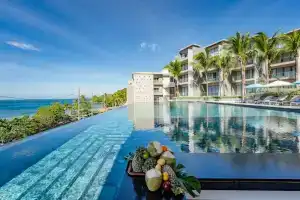 Oceanfront Beach Resort - Sha Extra Plus, Патонг