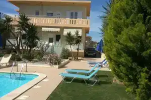 Nicolas Studios & Apartments, Като-Даратсо