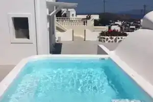 Ayoba Santorini, Имеровигли