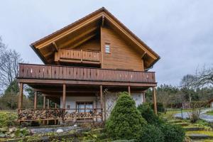 Holzhaus Oberbrändi, Лосбург