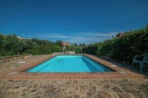Celeste House With Pool, Ольбия